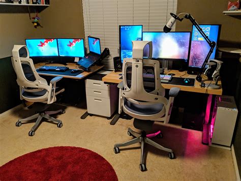couples gaming desk